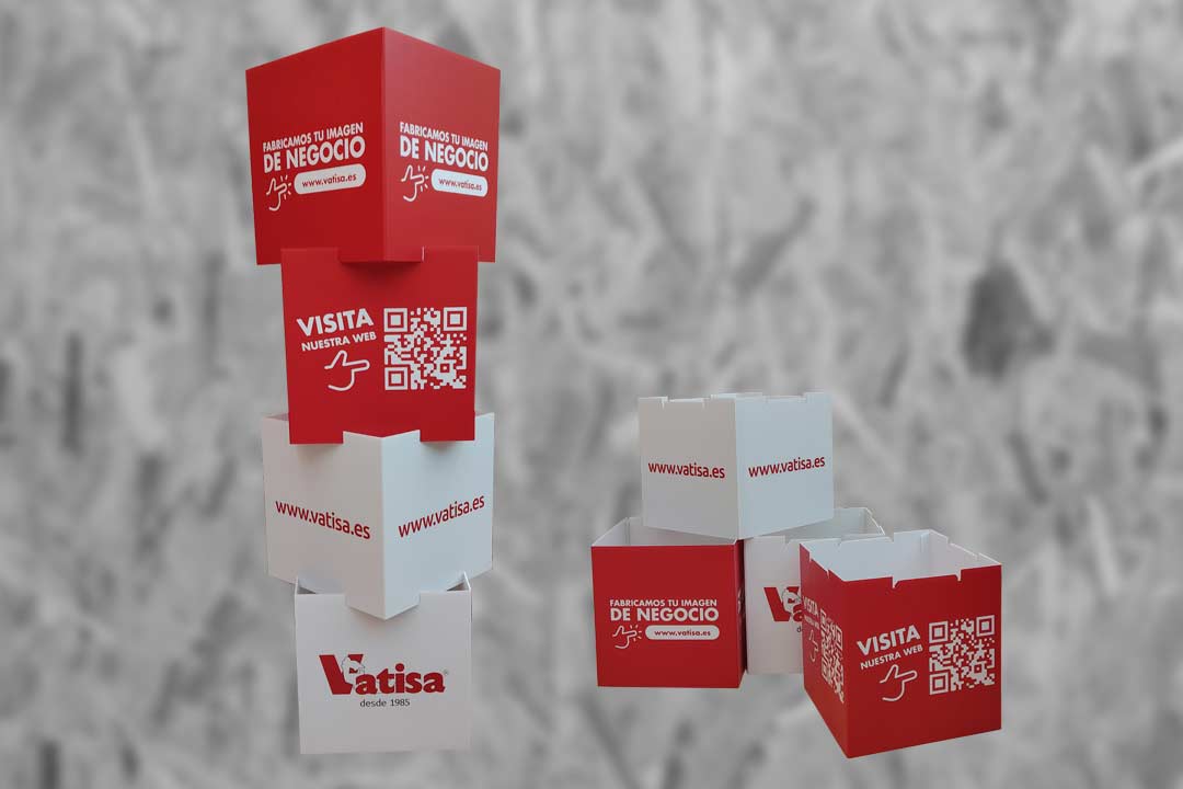 Totem de cubos encajables personalizados Vatisa 2024