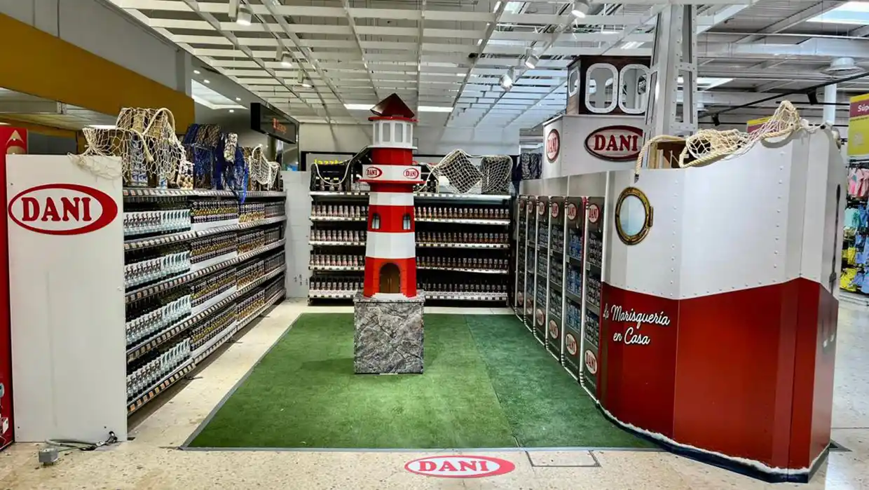 Visual merchandising en cartón