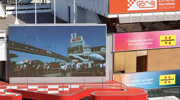 Videowall LED de gran formato para publicidad masiva y branding corporativo.